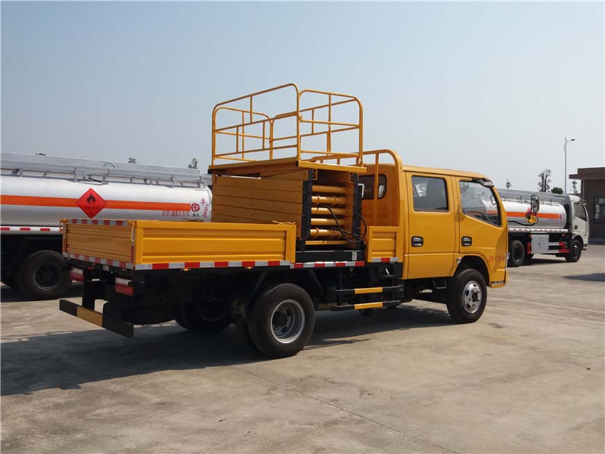 東風(fēng)8米、10米升降平臺(tái)車