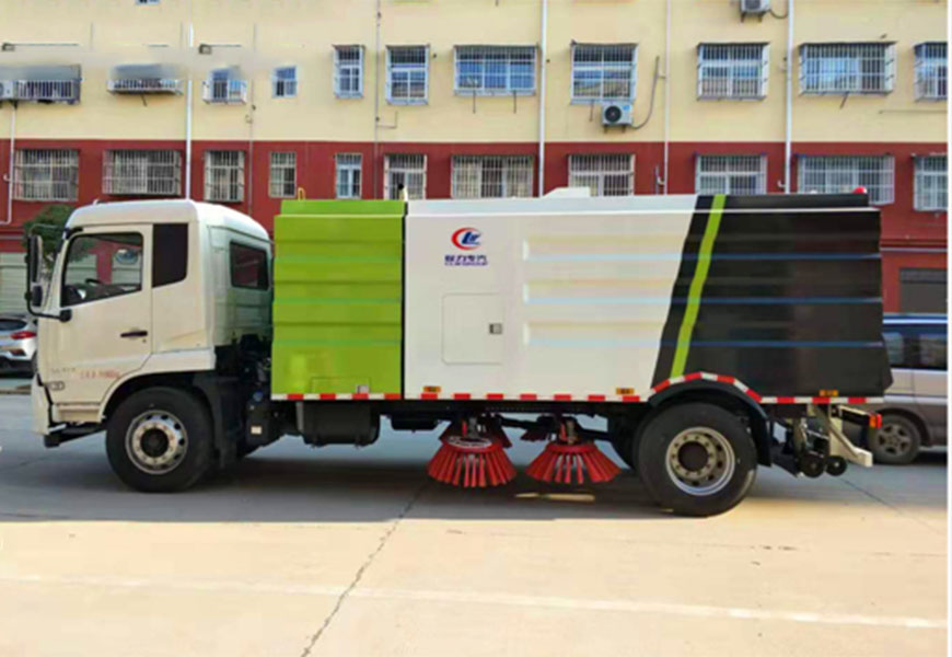 東風(fēng)天錦12方掃路車(chē)圖片