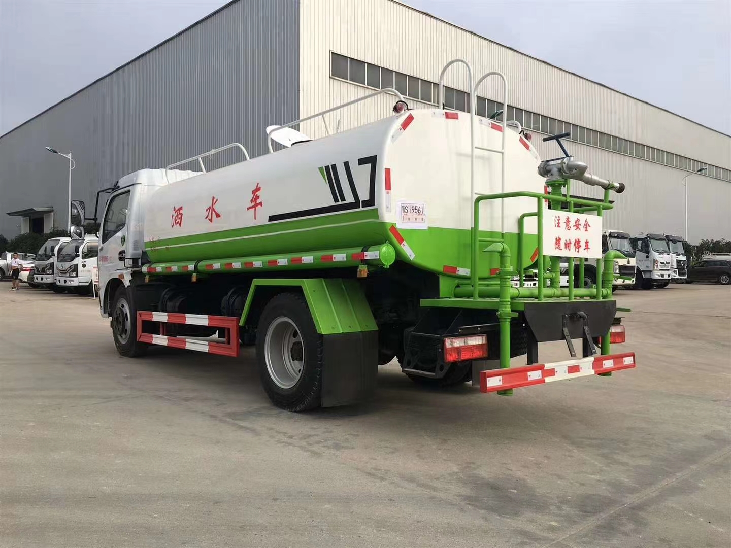 國六東風(fēng)福瑞卡9方灑水車