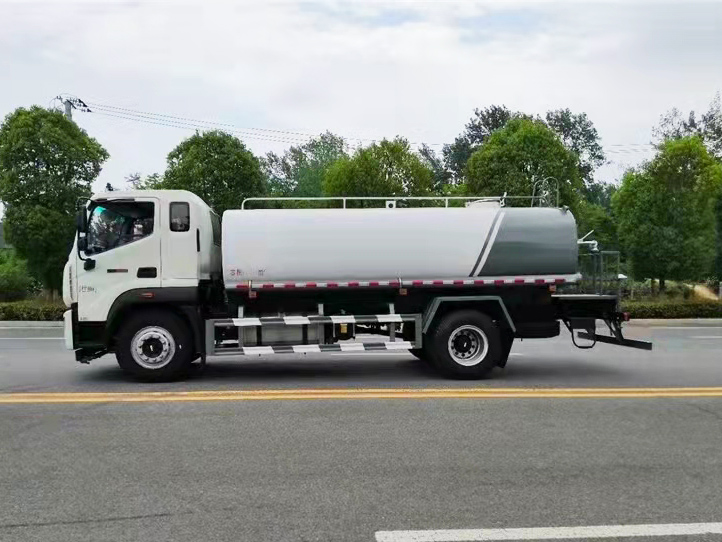 國六福田瑞沃高端12方灑水抑塵車價格優(yōu)惠