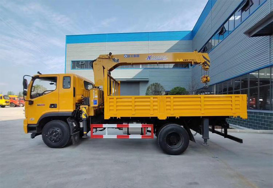 福田瑞沃徐工6.3噸徐工隨車吊 國(guó)六